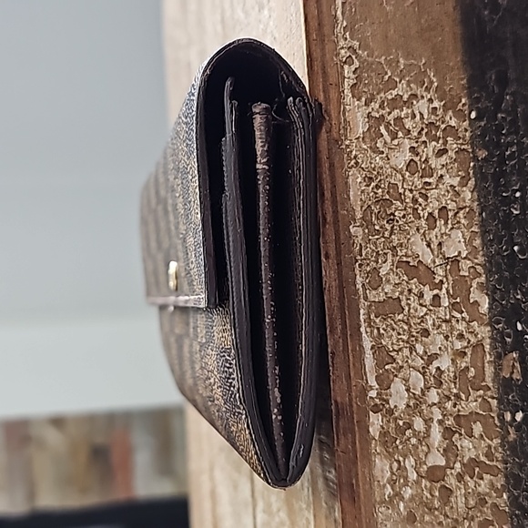 Louis Vuitton Damier Ebene Wallet - Picture 5 of 17